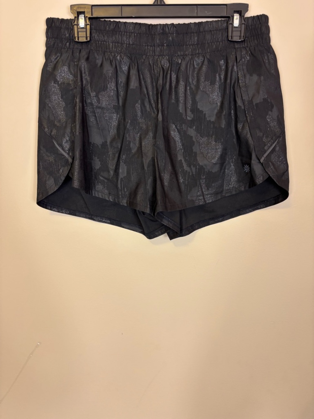 Athleta Camo Print Women’s Black Athletic Running Shorts Medium